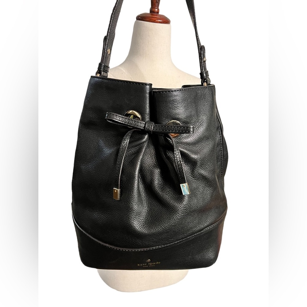 KATE SPADE WEST VALLEY VALENTINE BLACK BUCKET BAG - like new!!! See tag